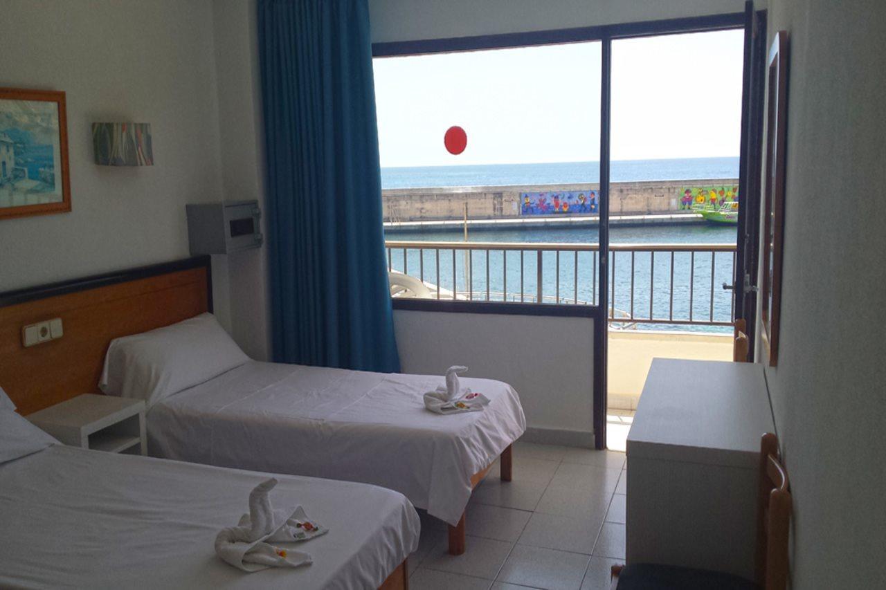 Hostal Port Corona Cala Ratjada  Eksteriør bilde