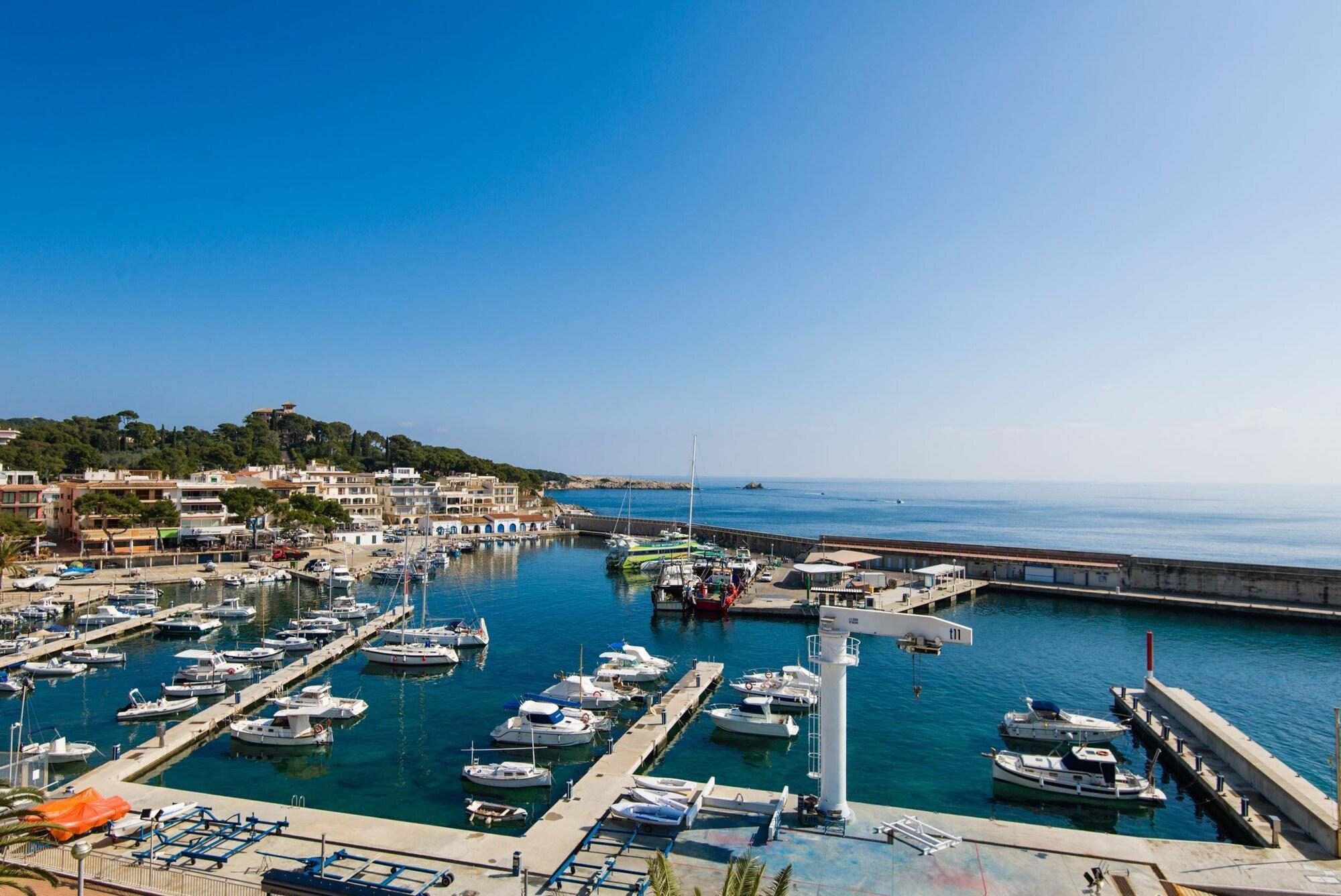 Hostal Port Corona Cala Ratjada  Eksteriør bilde