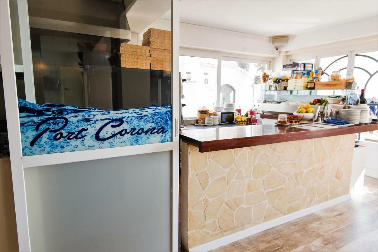 Hostal Port Corona Cala Ratjada  Eksteriør bilde